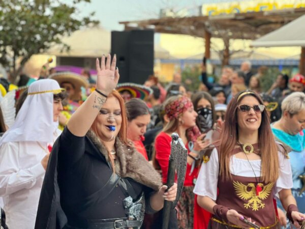 Την Κυριακή η μεγάλη καρναβαλική παρέλαση στα Φάρσαλα
