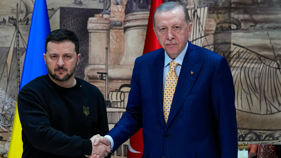 Ασφάλεια και κοινά έργα εκμετάλλευσης φυσικού αερίου στο επίκεντρο της συνάντησης Ζελένσκι με Ερντογάν