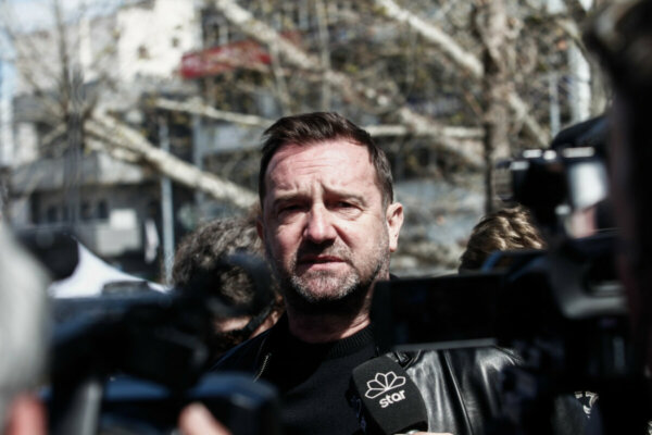 Οργή του Νίκου Πλακιά για τη διαρροή φωτογραφιών των σορών από τα Τέμπη