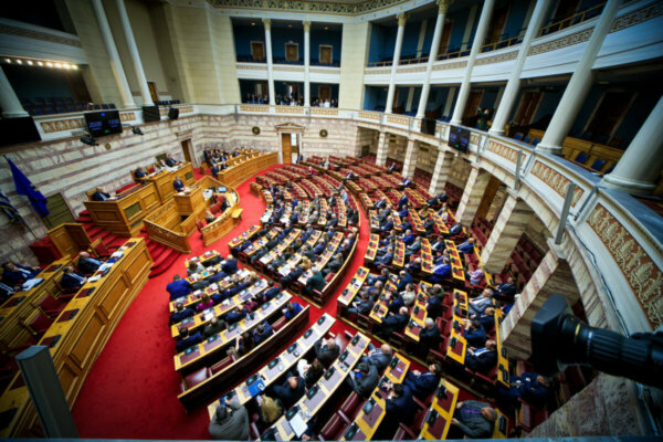 Τέμπη: Την προσεχή εβδομάδα η πρόταση της ΝΔ για Καραμανλή – Με «μοντέλο Τριαντόπουλου»