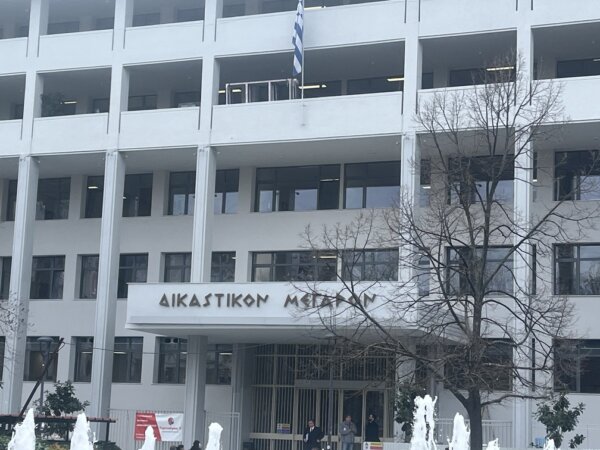 Στήριγμα ζωής για ανήλικους στη Λάρισα – Πρόταση της Εισαγγελίας