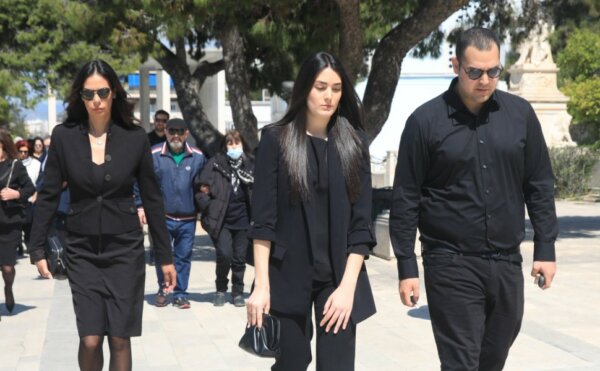 Ξέσπασμα Βατίδου κατά του Κούγια: «Δούλευα μέχρι και σεζόν για να πηγαίνει ο αείμνηστος μπουζούκια»