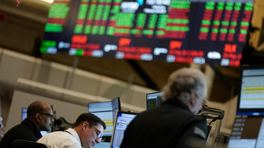Wall Street: Κέρδη άνω του 1% σε όλους τους δείκτες – Έπιασε και πάλι τις 6.000 μονάδες ο S&P 500