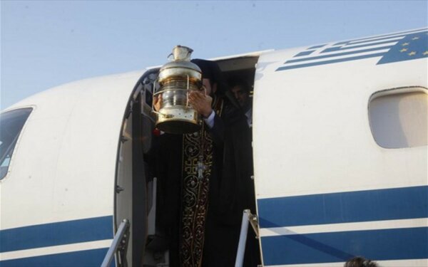 Μέσω Νέας Αγχιάλου η μεταφορά του Αγίου Φωτός στη Θεσσαλία