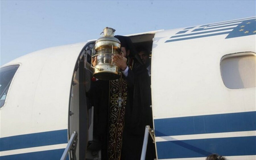 Μέσω Νέας Αγχιάλου η μεταφορά του Αγίου Φωτός στη Θεσσαλία