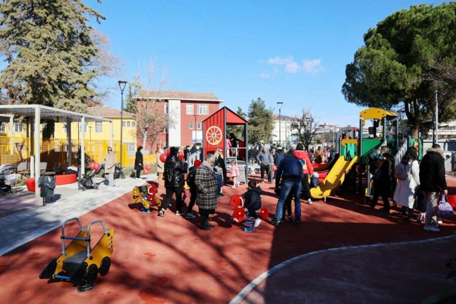 Δήμος Λαρισαίων: Νέες παιδικές χαρές σε Ελευθεραί, Ραχούλα, Αμυγδαλέα και Νέα Πολιτεία