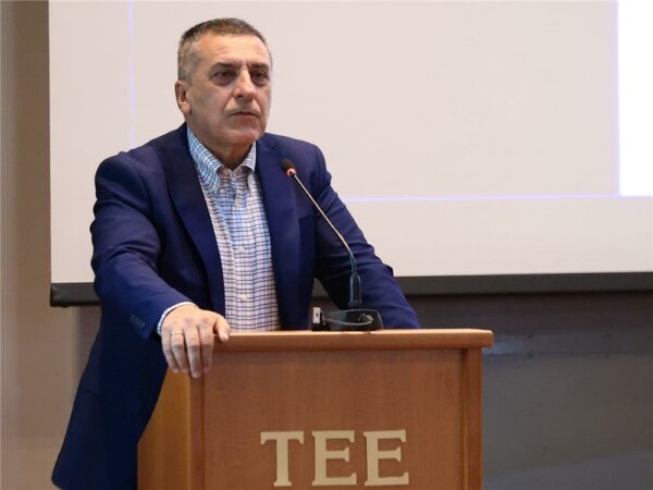 Το Κέντρο Πολιτικής Προστασίας της Περιφέρειας Θεσσαλίας παρουσίασε στους δημοσιογράφους ο Δ. Κουρέτας
