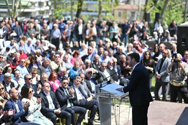 Περιοδεία Ανδρουλάκη στα Τρίκαλα: Επαφές με πολίτες και στελέχη – Παρέμβαση για αγροτεμάχια και περιφερειακή ανάπτυξη