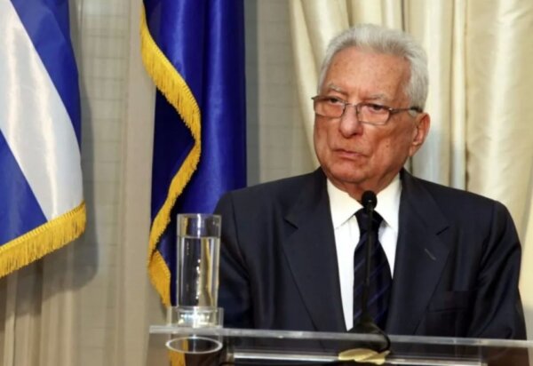 Πέτρος Μολυβιάτης: θλίψη για την απώλειά του – την Τρίτη η λιτή εξόδιος ακολουθία