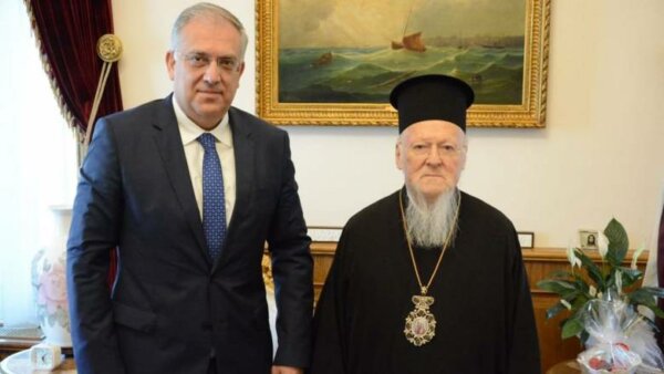 Συνάντηση Θεοδωρικάκου με τον Οικουμενικό Πατριάρχη