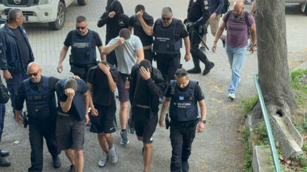Θεσσαλονίκη: Στα δικαστήρια οι ανήλικοι συλληφθέντες της “Εθνικιστικής Νεολαίας”