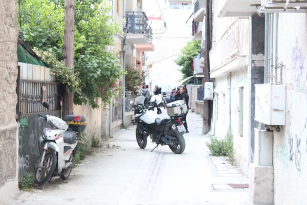 Σοκ στη Λάρισα: 52χρονη βρέθηκε μαχαιρωμένη – Υπό κράτηση ο γιός της