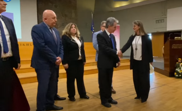 Τέμπη: Το ΑΠΘ απέμεινε το πτυχίο στην οικογένεια της Θωμαής Πλακιά – «Είναι κάπου και μας βλέπει»