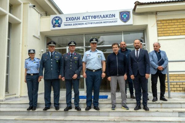 Στο Μουζάκι ο Μιχάλης Χρυσοχοΐδης