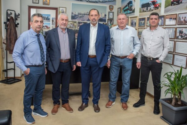 Επανεξελέγη ο Βασίλης Μανδήλας πρόεδρος των ΚΤΕΛ Λάρισας