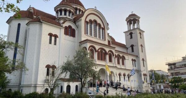 Ιερά Αγρυπνία Αποδόσεως του Πάσχα στον Ιερό Ναό Ζωοδόχου Πηγής Λαρίσης