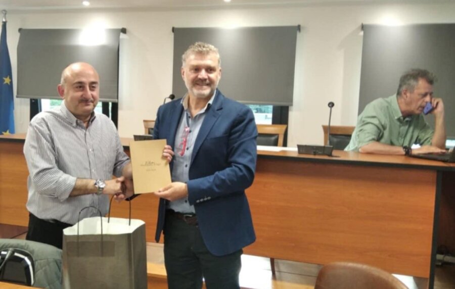 Δωρεά παιδικών χαρών σε μειονοτικά χωριά της Αλβανίας από την ΠΕΔ Θεσσαλίας