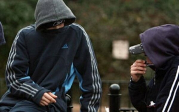 Ανήλικοι ληστές στη Λάρισα διώκονται για επιθέσεις σε συνομήλικους τους
