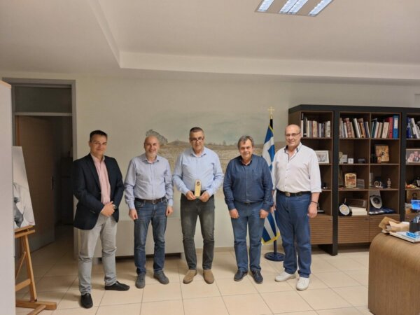 Οι έφεδροι αξιωματικοί στον Δημήτρη Κουρέτα