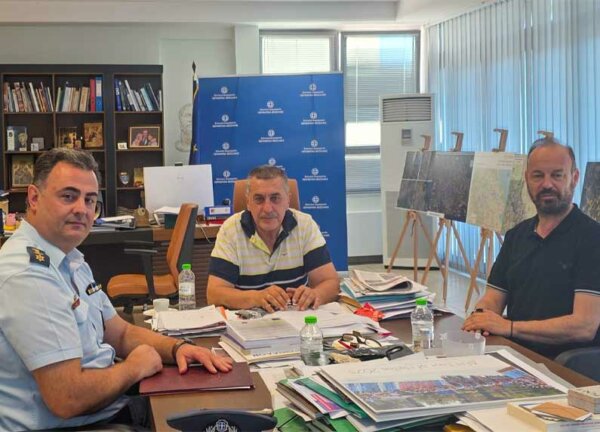 Συνάντηση Δημάρχου Μουζακίου και του Διοικητή της Σχολής Αστυφυλάκων Μουζακίου με τον Περιφερειάρχη Θεσσαλίας