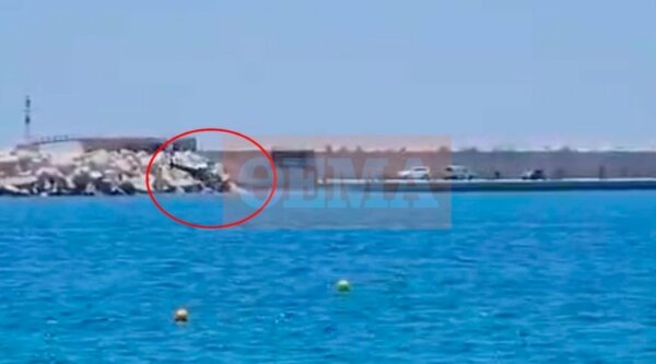 Ελικόπτερο έπεσε στη Μαρίνα Βουλιαγμένης, σώοι και οι πέντε επιβαίνοντες