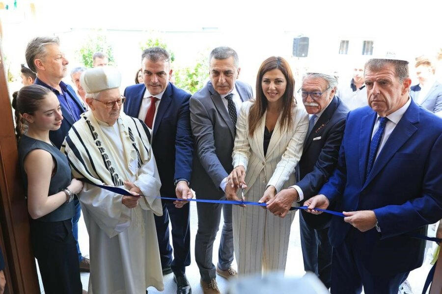 Λάρισα: Eγκαίνια για την ανακαινισμένη εβραϊκή συναγωγή – Παρούσα η Σοφία Ζαχαράκη