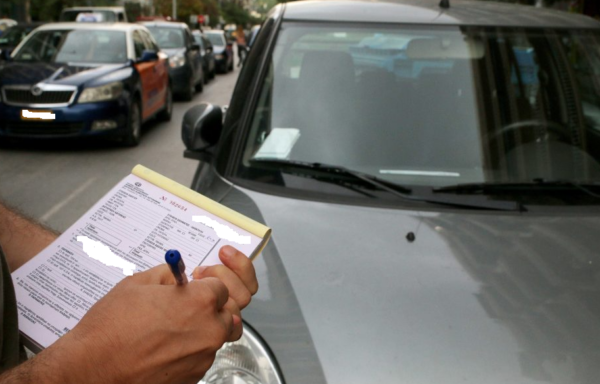 Πρόστιμα από αύριο για παράνομη στάθμευση – Στις 1.300 οι εγγραφές μονίμων κατοίκων