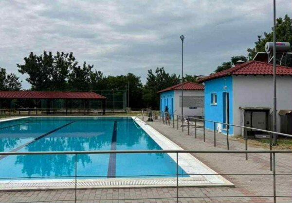 Eκπαιδευτικά προγράμματα κολύμβησης στο Πολυδύναμο Αθλητικό Κέντρο Τυρνάβου
