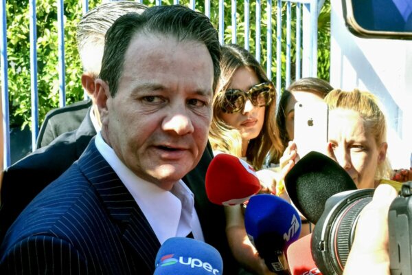 Αγωγή Λύτρα κατά Πολυζωγοπούλου: «Θέλω ποσοστά από τα ακίνητα. Εκείνη δεν δούλευε, δεν είχε κανένα έσοδο, ενδιαφερόταν για τις αισθητικές επεμβάσεις, είχε αδιαφορία για το παιδί μας και μεγαλομανία»