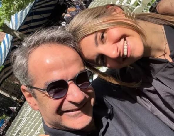 Μητσοτάκης: Γενέθλια για την κόρη του Δάφνη – «Χρόνια πολλά αγάπη μου! Πότε πέρασαν 22 χρόνια»