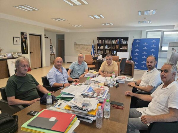 Καρδίτσα: Συνάντηση του Δ. Κουρέτα με την Επιτροπή του Δήμου Μουζακίου για την απομάκρυνση αμιάντου από τις κατοικίες σεισμόπληκτων