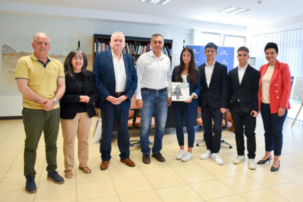 Μαθητές του πρότυπου ΓΕΛ Λάρισας διακρίθηκαν στην καινοτόμο επιχειρηματικότητα – Συγχαρητήρια Περιφερειάρχη