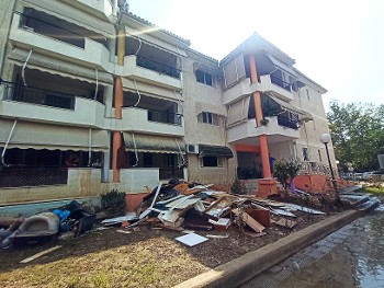 Λάρισα: 22 μήνες μετά παραμένουν τα προβλήματα στις εργατικές κατοικίες Γιάννουλης – Κατά της ΔΥΠΑ στρέφεται η Επιτροπή Πλημμυροπαθών