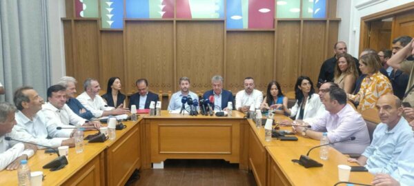 Ηράκλειο: Για ακδροδεξιά ρητορική κατηγόρησε την κυβέρνηση ο πρόεδρος του ΠΑΣΟΚ – Διαδοχικές συσκέψεις για το μεταναστευτικό