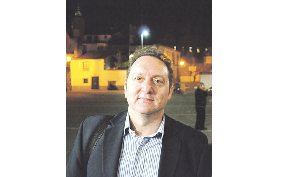 Έπαινος Μητσοτάκη στον Λαρισαίο εκπαιδευτικό Γιώργο Τράντα για το ΕΠΑΛ των φυλακών