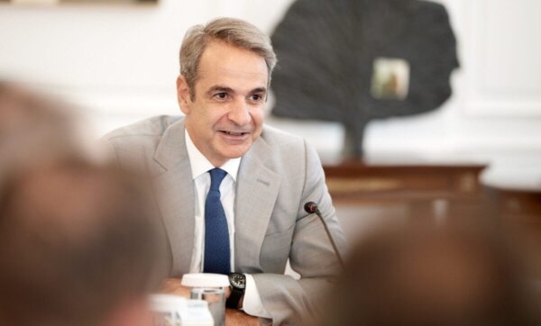 Κ. Μητσοτάκης για την 51η επέτειο αποκατάστασης της Δημοκρατίας: Τιμούμε όσους αντιστάθηκαν στη δικτατορία – Αποκρούουμε τον λαϊκισμό του σήμερα