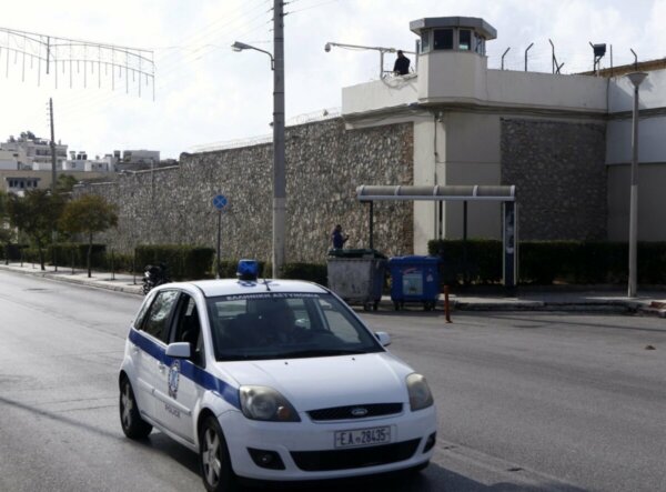 Στη φυλακή οι τέσσερις αστυνομικοί και άλλοι δύο εμπλεκόμενη στην υπόθεση διακίνησης ναρκωτικών σε Αττική και Μύκονο
