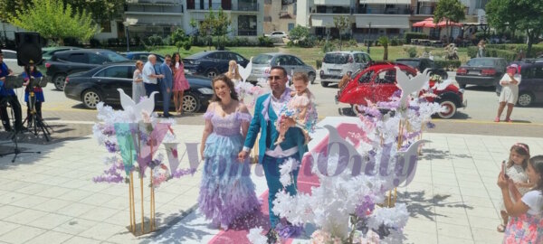 Αποκλειστικό Μαυρικίου-Ζήση: Οι πρώτες εικόνες από τη βάφτιση της κόρης τους στη Φθιώτιδα