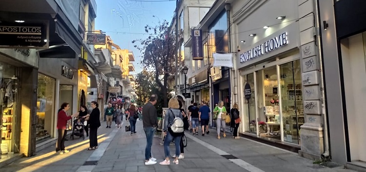 Βόλος: Οι εκπτώσεις δεν φέρνουν τα αποτελέσματα που προσδοκούσαν οι έμποροι της πόλης