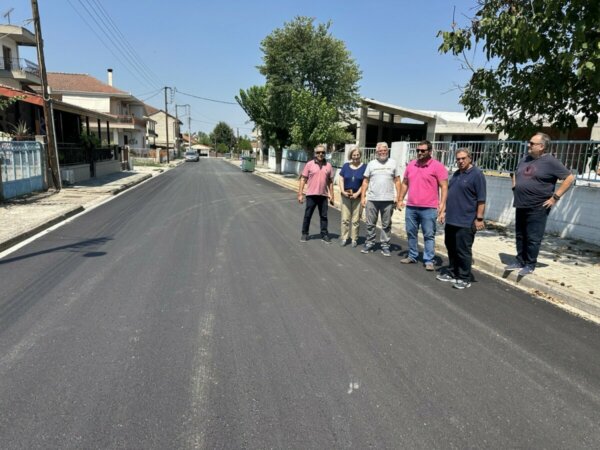 Δήμος Φαρσάλων: Σε πλήρη εξέλιξη τα έργα ασφαλτόστρωσης στην πόλη – Αυτοψία του δημάρχου