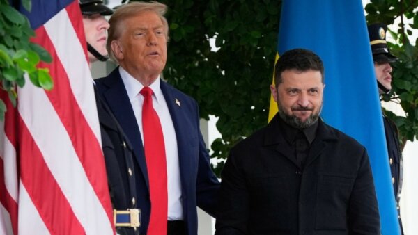 Το σκούρο μαύρο σακάκι του Ζελένσκι που «κέρδισε» τον Τραμπ – «Είστε υπέροχος με αυτό το κουστούμι»