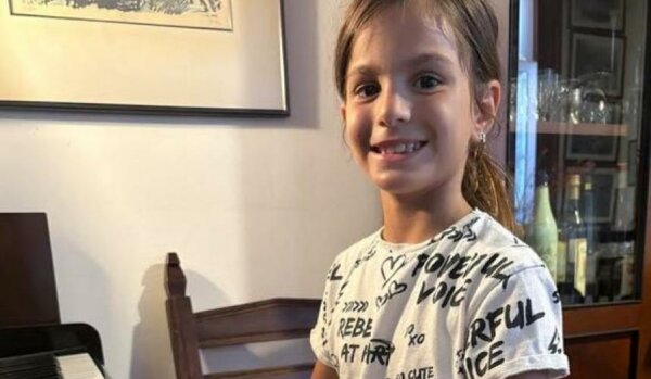 Ρέθυμνο: 8χρονη κατέκτησε το Ασημένιο Βραβείο σε διεθνή διαγωνισμό πιάνου