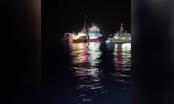 Σαμοθράκη: Άρχισαν τα όργανα: Πυροβολισμοί από τουρκικά αλιευτικά – κυνηγούσαν τους Έλληνες ψαράδες (βίντεο)