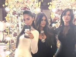 Η selfie της Αλεξάνδρας Νίκα με την Κίμπερλι Γκίλφοϊλ και τη Σήλια Κριθαριώτη: Με τις υπέροχες κυρίες μου