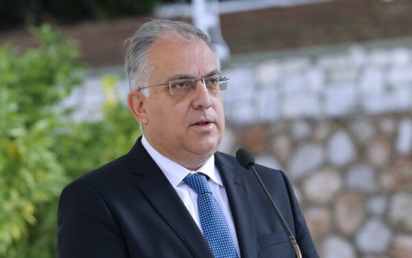 Θεοδωρικάκος: “Δίνουμε μάχη για τη συγκράτηση των τιμών στα βασικά είδη διαβίωσης – Σήμερα ανακοινώνεται μείωση 8% σε πάνω από 2.000 κωδικούς σημαντικών προϊόντων”