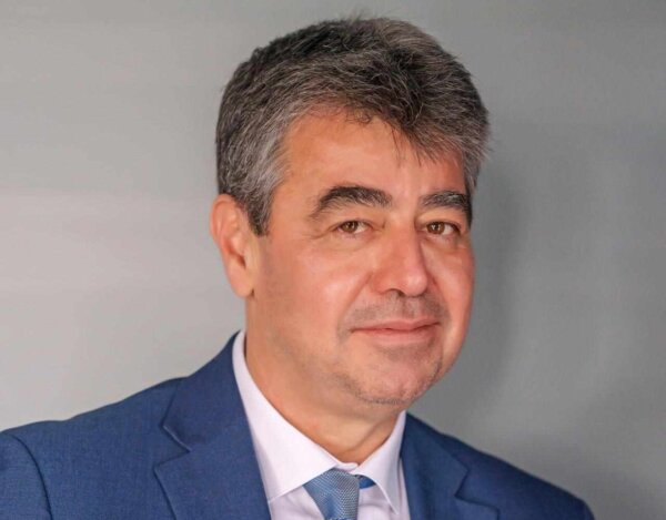Κατά του εμβολιασμού τάσσεται ο πρόεδρος της Επιτροπής Χαράλαμπος Μπιλλίνης