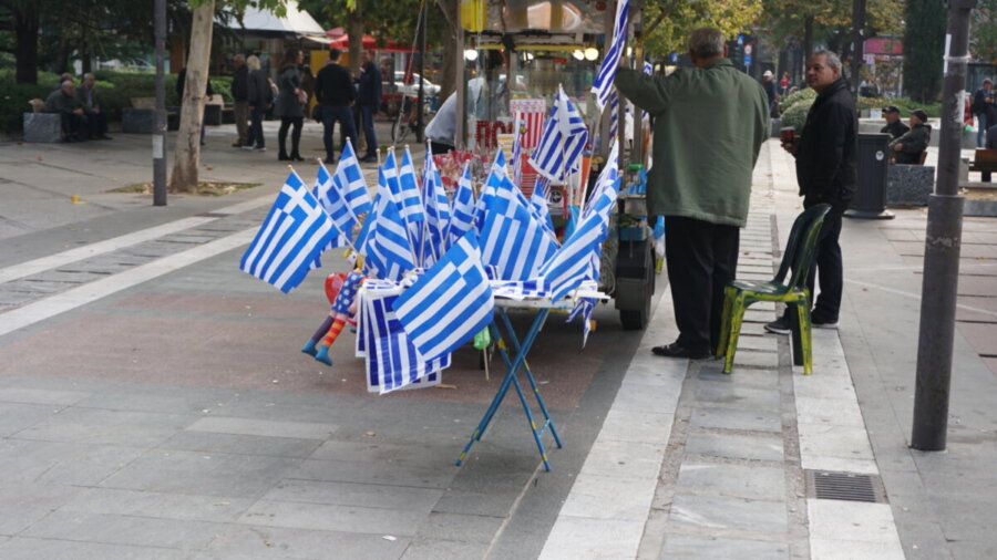 Στις 11:30 η παρέλαση στη Λάρισα με απουσίες και έντονη αστυνομική παρουσία