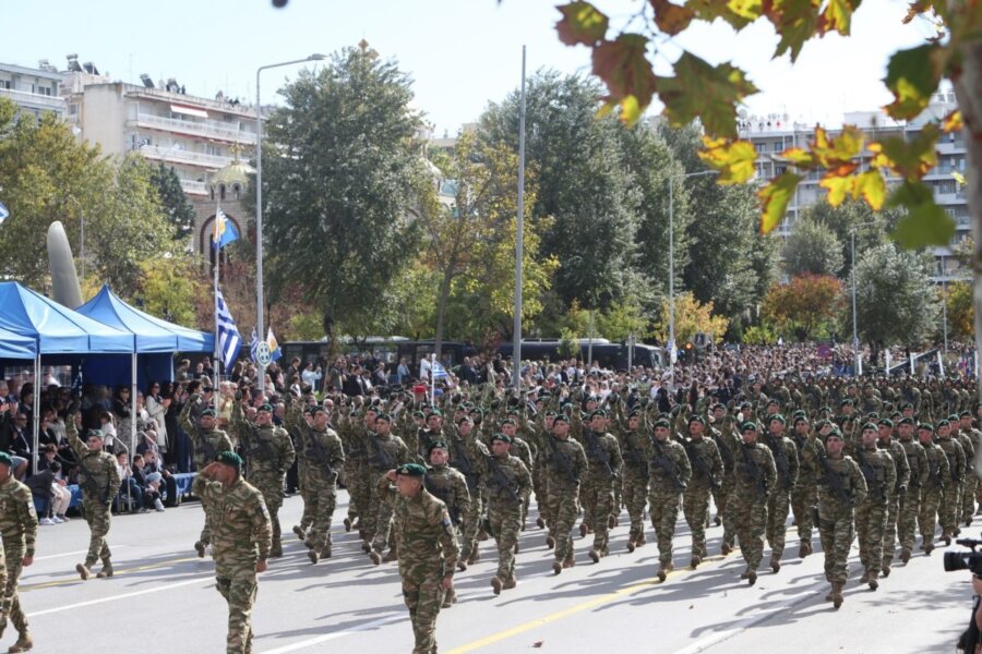 Δένδιας για στρατιωτική παρέλαση: Η πρώτη δημόσια εμφάνιση της Νέας Εποχής των Ενόπλων Δυνάμεων