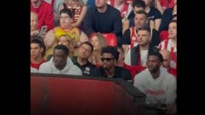 Ολυμπιακός: Αιμάτωμα αμφιβληστροειδούς o Κώστας Αντετοκούνμπο – Με μαύρα γυαλιά στο ΣΕΦ