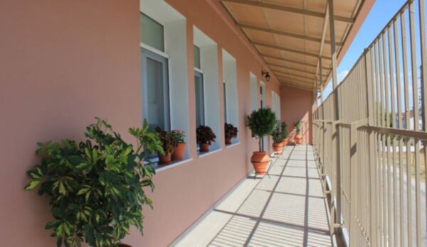 Αντιδράσεις εργαζομένων στο Κέντρο Κοινωνικής Πρόνοιας Θεσσαλίας για τη σίτιση των περιθαλπομένων